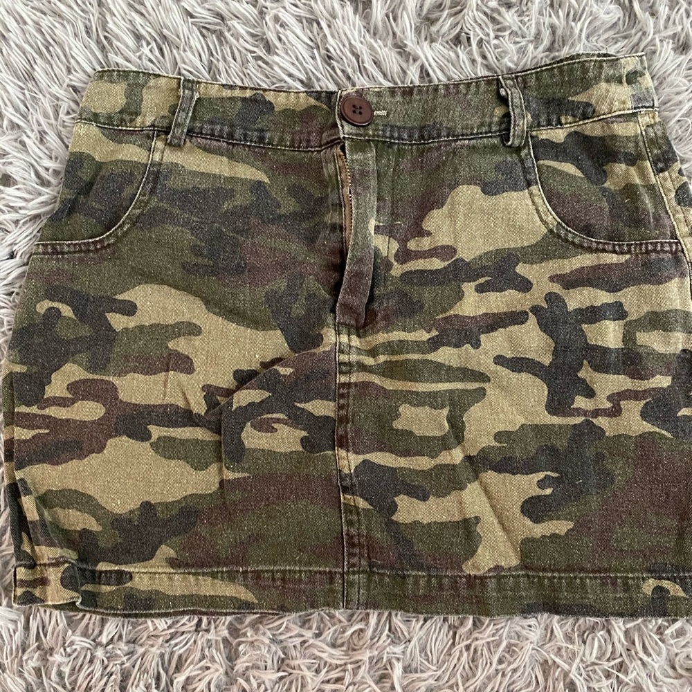 Woman’s Camo skirt